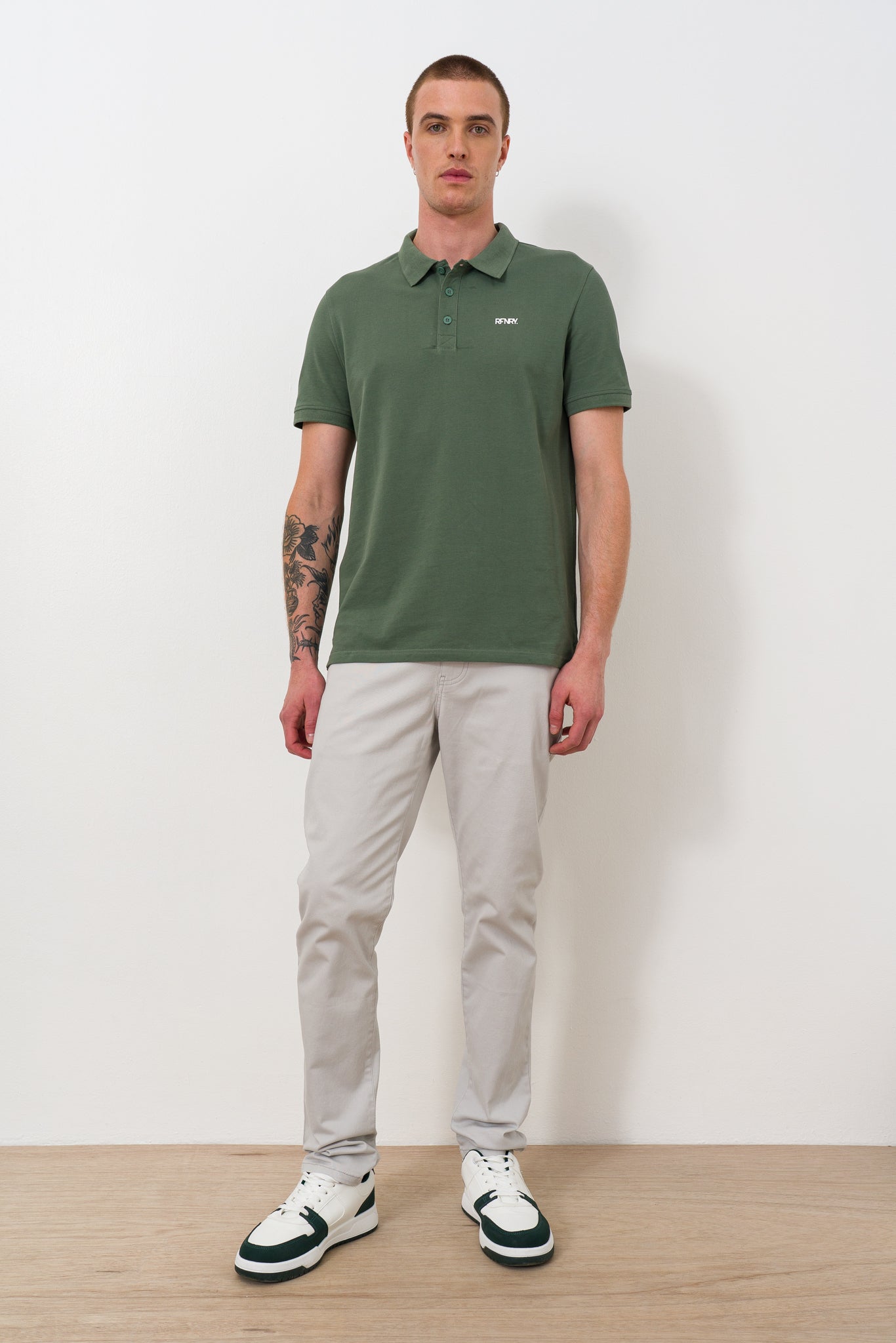 Pique Golfer
